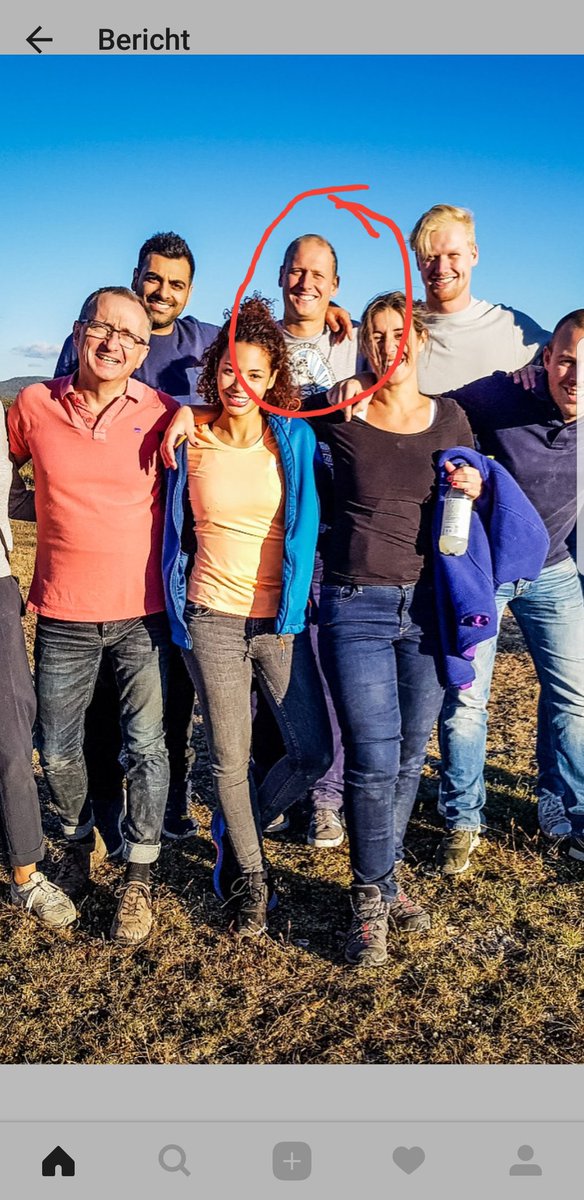 AxelleFrederick's tweet photo. Jeffrey is #demol en al de andere keren dat zijn T shirt naar de opdracht verwijzen. https://t.co/gjHA43BAfg
