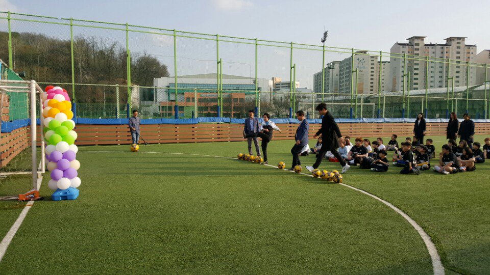 #성남시 #아동보육과
<유드림 5.5 발대식>
ㅇ 일 시: 2018.4.2(월)17시
ㅇ 장 소: 성남종합운동장
ㅇ 참석자: 드림스타트 아동 및 양육자 70명
아이들에게 꿈과 희망을 선물할 유드림 5.5 발대식! 성남fc와 함께한 그 현장 속으로 떠나보시죠~!