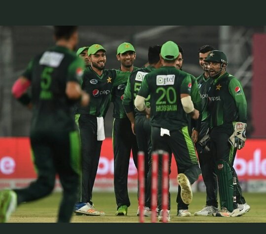 SamraHussain79's tweet photo. Pakistan crush West Indies to seal the series! Babar Azam's 97* led them to their record T20I score and strong work from the bowlers led by Mohammad Amir's 3/22 secured a 82 run victory in Karachi!
#PAKvWI
#2ndt-20 https://t.co/HAB9qw4IGh
