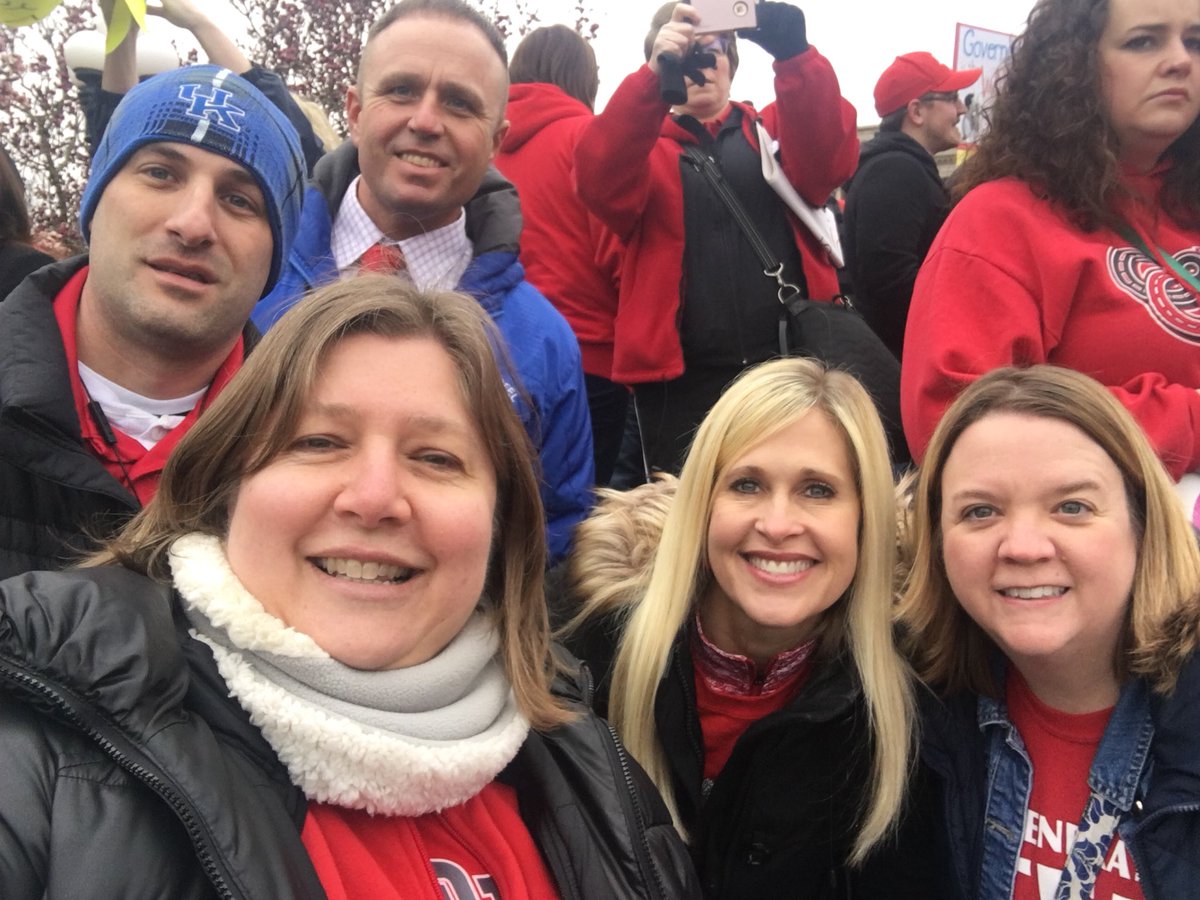 DixieHeights's tweet photo. Supporting public schools #teamkenton https://t.co/KPbqa9pktM