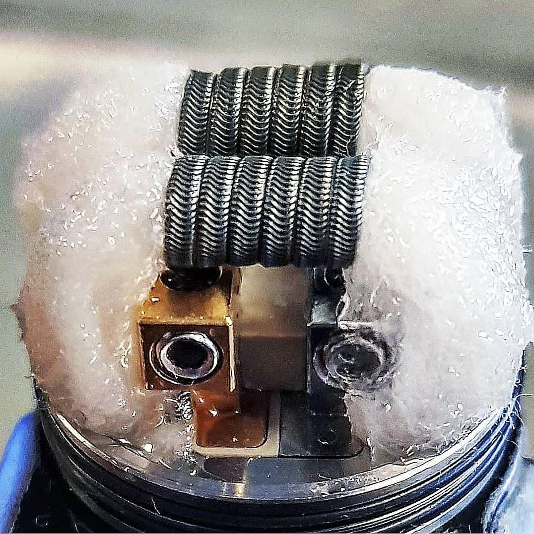 Dugz91Connor's tweet image. Shot of the @officialhellvape #deadrabbitrda with Alien coils at 0.12ohms 😲Thanks @revwrapz and @wickedwires for the coils.. #vapefam #vapecommunity #vapelove #vapephotography #ukvapers #vapeporn #coilporn #yorkshirevapers #vaporiumuk #wickedwires #revwrapz #aliencoils #hellvape