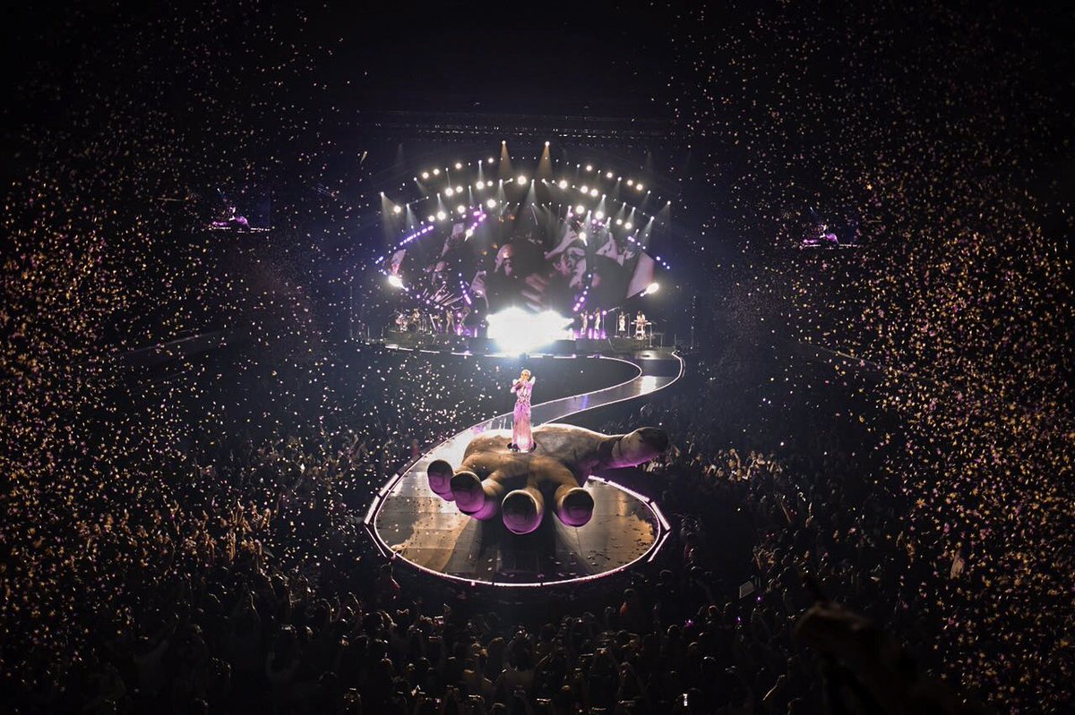 paoloumpa's tweet photo. Grabe po #SmartKatyPerry #SmartMusicLive #WitnessTheTourMNL https://t.co/oQ6lYktecI