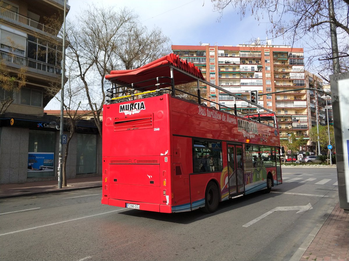 Quiquealambique's tweet photo. @MurPhantomBus Con el calorcico que hace....se me acaba de helar la sangre. #PhantomBus https://t.co/hWw48rxOgy