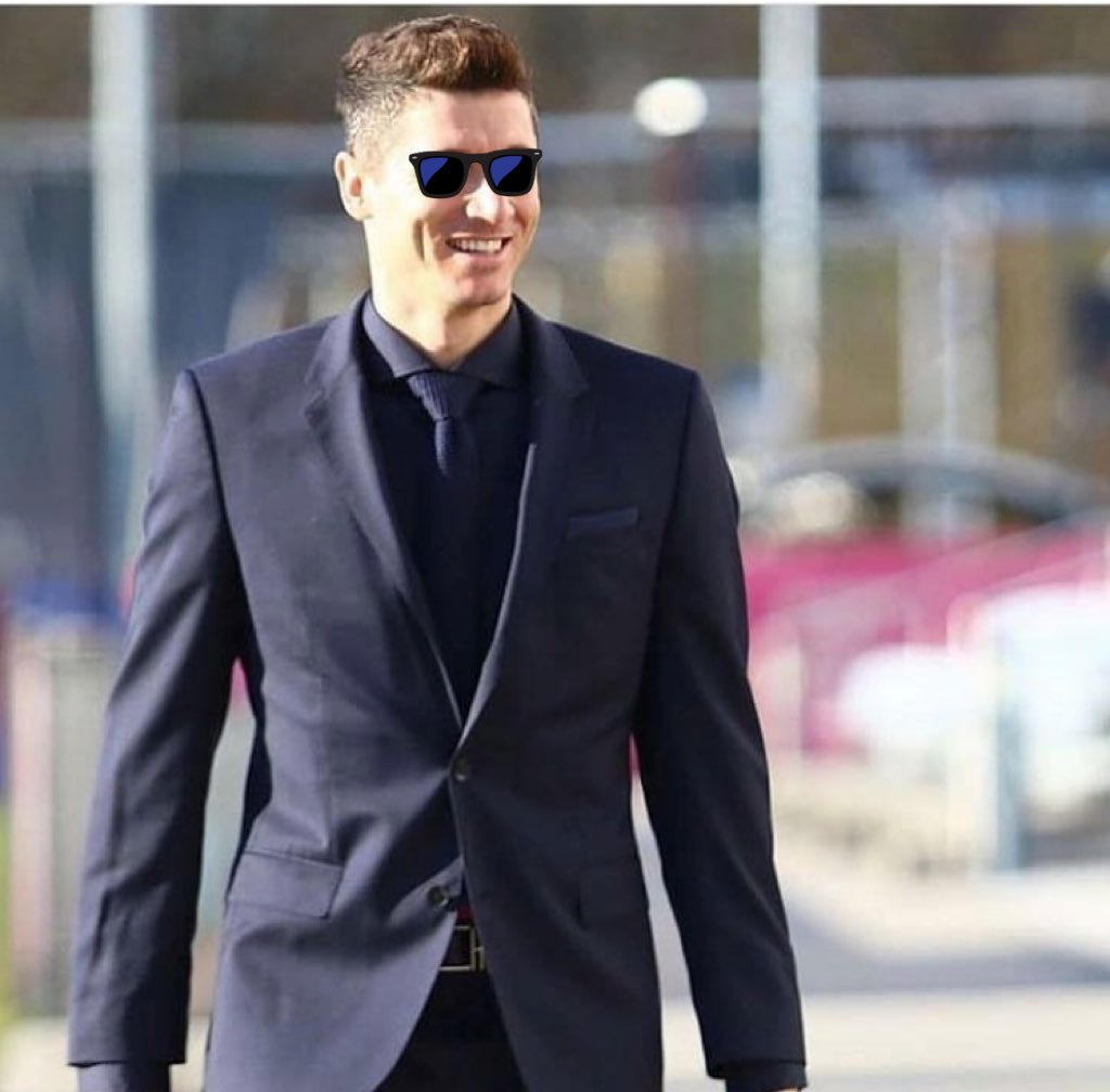 barrier_neuer's tweet photo. Ok! Agent L Checked In. @lewy_official 🙅♂️ ❤️ #SFCFCB #BestNumber9 https://t.co/SIjOxCREqM