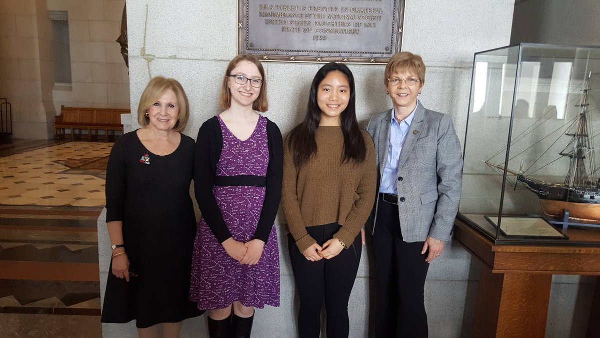 TamiZawistowski's tweet image. #GirlsGo #Cyberstart ceremony at #CTCapitol today, congrats to Julia Hoffman &amp;amp; Jocelyn Chen from #LoomisChaffee in #WindsorCT who placed 3rd in CT in #cybersecurity competition sponsored by #GirlScoutsCT, CT Dept of Ed and CT Dept of Emergency Svcs &amp;amp; Public Protection #girlpower