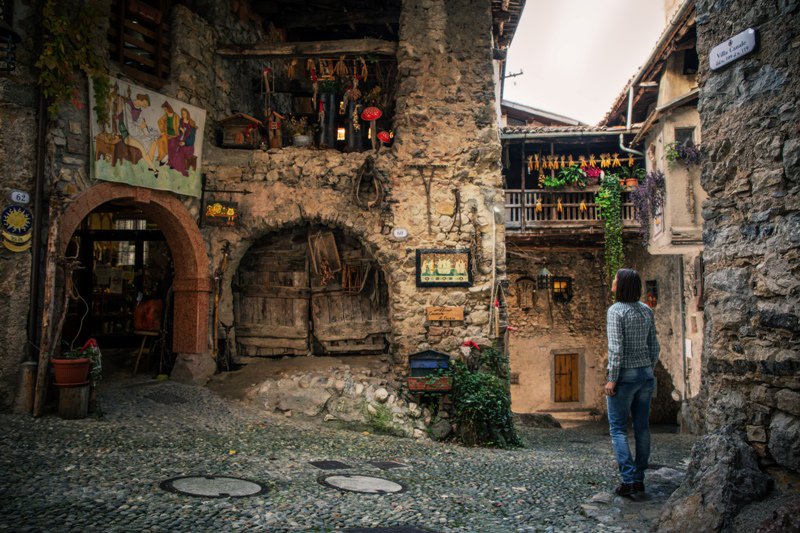 VisitTrentino's tweet photo. Quaint cobbled streets await you if you pay a visit to Canale di Tenno in @GardaTrentino! #visittrentino #trentinowow https://t.co/WjwQ4M57Zj