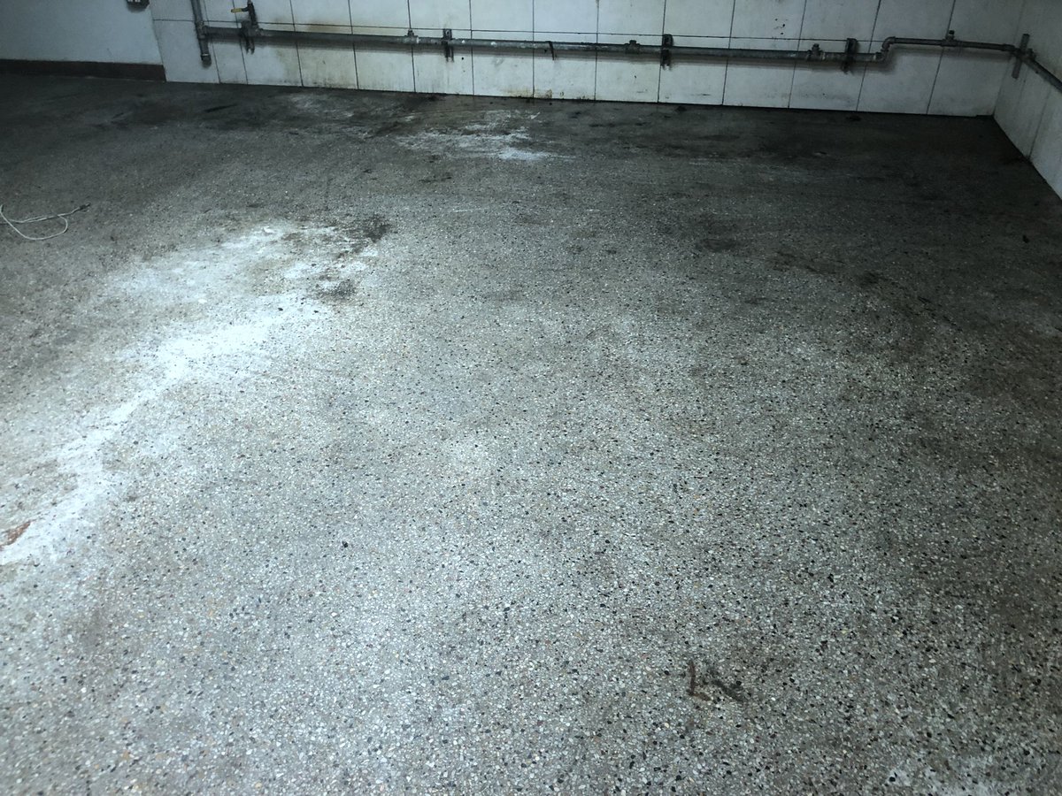 IntegrityStone1's tweet image. Here is a job that was beyond dirty and dull, this isn’t our high polish service for Terrazzo, it’s a semi gloss to save the new owner some cash but still provide a good product for him, it is protected and looks presentable for a big kitchen.
#terrazzo #tampa #florida