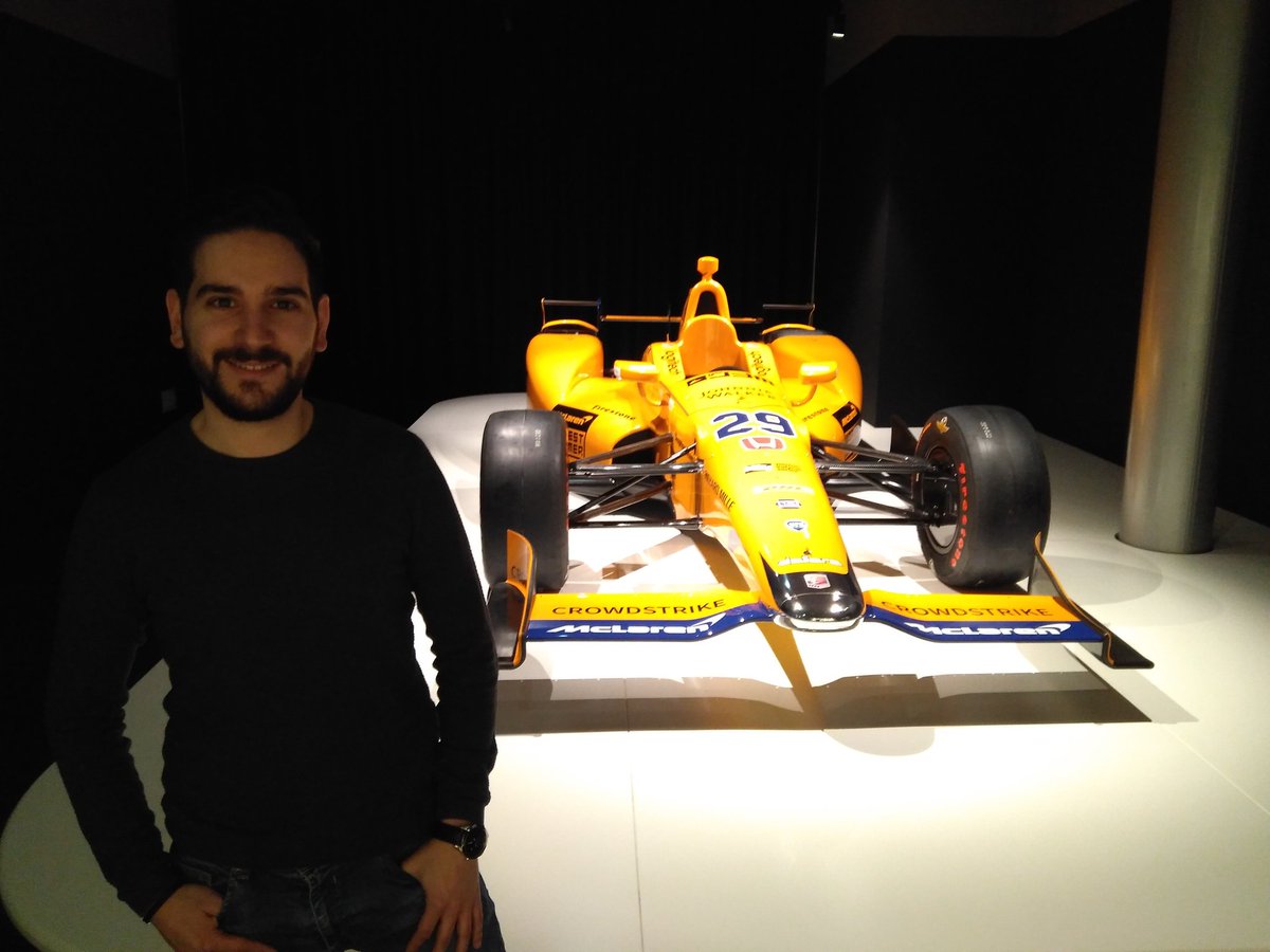 manumartos29's tweet photo. Increible el @CircuitoMuseoFA  un autentico lujo poder disfrutar de historia de la f1 con @paulacmart.Gracias al mejor, @alo_oficial por hacerlo posible. https://t.co/ODUhxWziDK