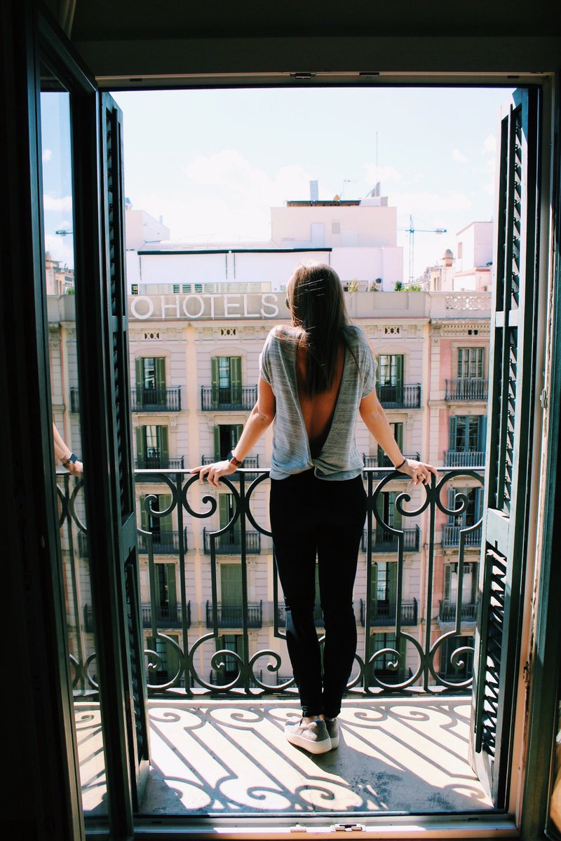 callie4897's tweet photo. take me back to my favorite week ever!! Barcelona, you were too good to me 🤩💘 https://t.co/SxRYQqsEM4
