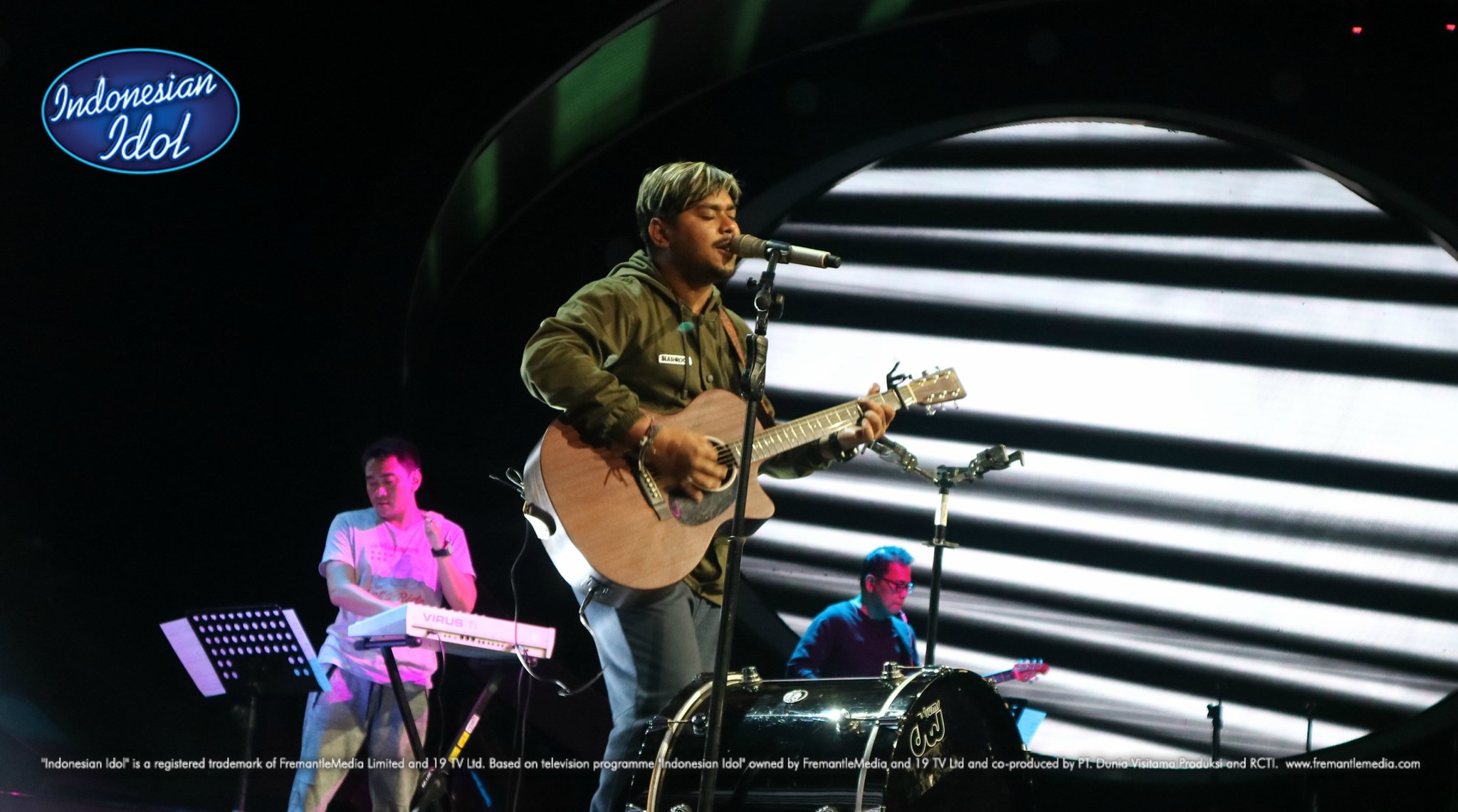 Abdul di panggung Top 3 Indonesian Idol 2018