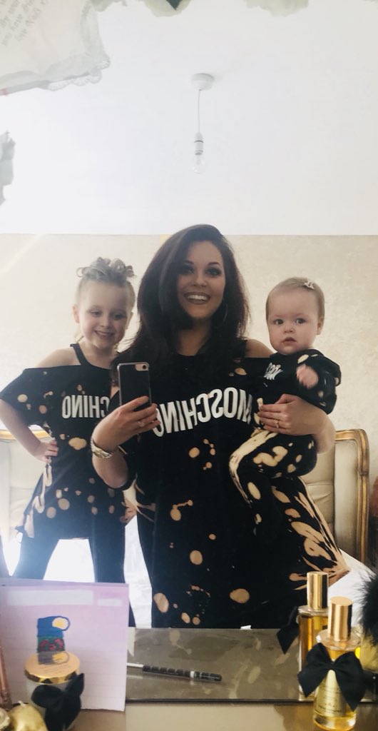 PhippsLeah's tweet image. Matching family family #maching