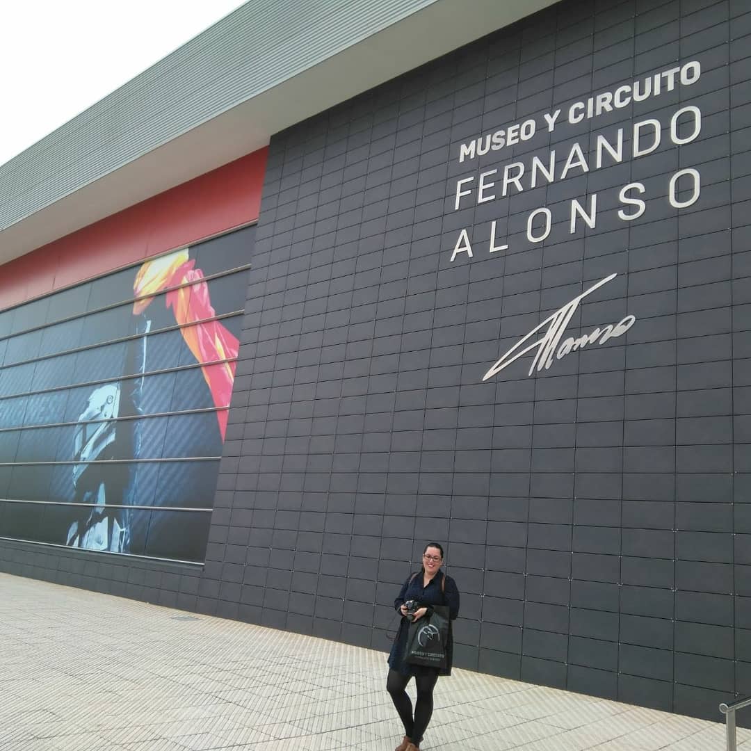 paulacmart's tweet photo. Al final me acabará gustando @manumartos29  como sigamos así vamos a tener en casa un museo como @CircuitoMuseoFA @alo_oficial https://t.co/WslVcomAKi