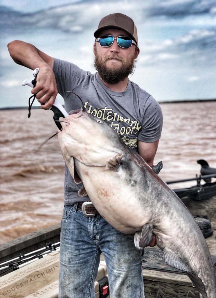 HootOutdoors's tweet photo. I present to you Quincy holding the biggest blue of the weekend, it weighed almost 55lbs. Hows was y’alls weekend? https://t.co/vlIWMCUzia