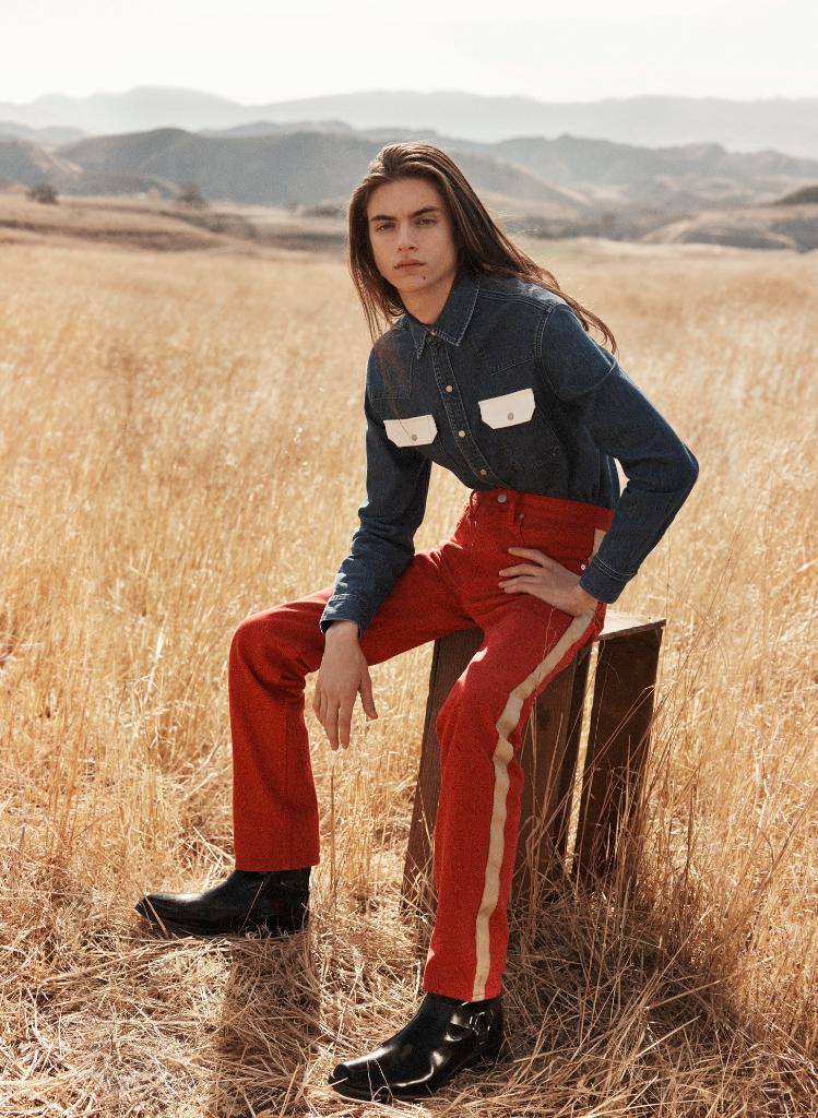 CalvinKlein's tweet photo. Man in uniform: mixed and matched or worn head-to-toe, Spring 2018 CALVIN KLEIN JEANS styles are nothing short of statement-making [US]: https://t.co/ZtDPIRdj2Y #MYCALVINS https://t.co/z6u8bTkouS