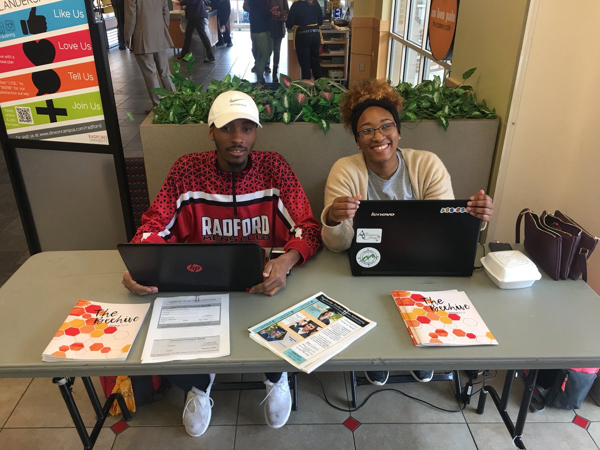 Hey Seniors if you’re interested in having your announcements placed in the Beehive stop by our table in the Bonnie &amp; sign up, we’re here till 2! 🎓