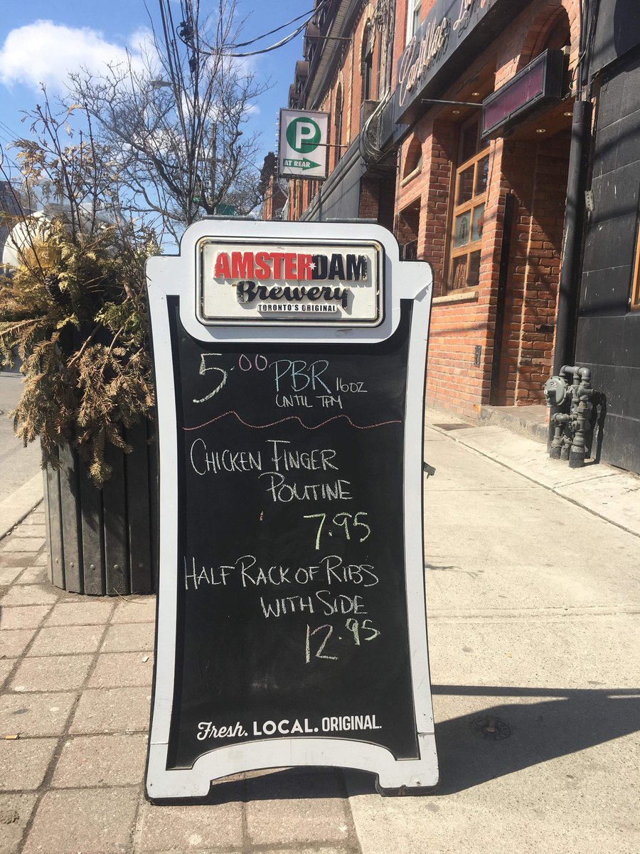 Cadillaclounge2's tweet image. Chicken Fingers &amp;amp; Poutine together at last! Today at the Caddy. #everyonelikeschickenfingers #poutineEh #canadianEh