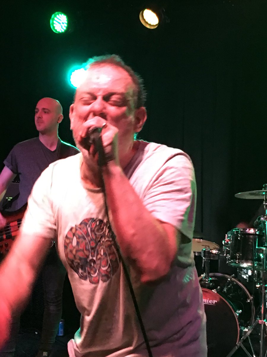 <a href="/TomHingleyBand/">Tom Hingley Band</a> had the privilege of being at this gig on Sunday... 🎸🎤 #smashedit #killedit