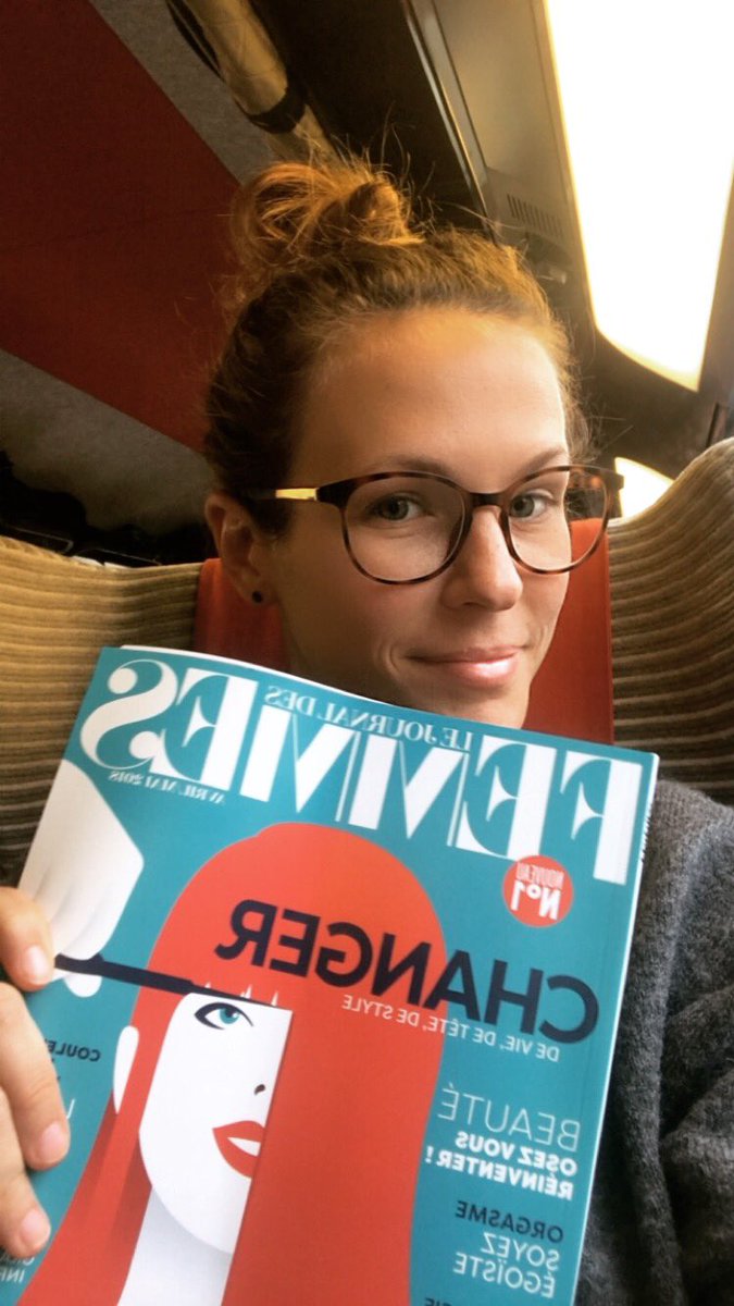 LoriePester's tweet image. Dans le train avec de la bonne lecture ! #hellojdf 
@journalDfemmes