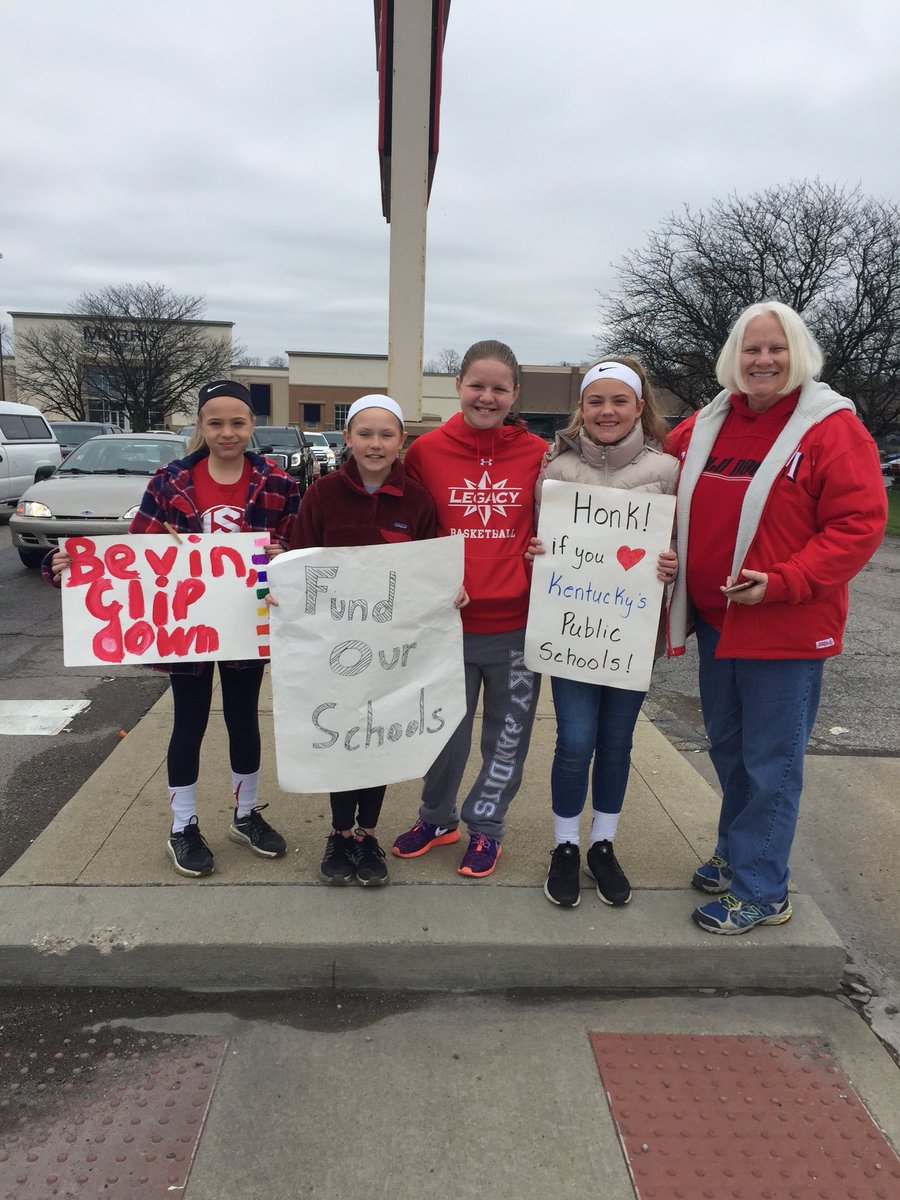 Students from Mann Elementary and Twinhoffel helpnqith the Mall Road Rally. #drpoe @boone_county #120strong #kyschools #lovepubliceducation #boone2020 #redfored #lovemypublicschool @ConnerCSection