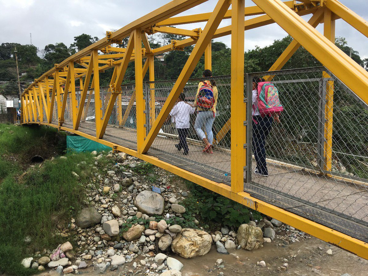 JuanManSantos's tweet image. Los avances luego de un año son mayores a los de reconstrucciones como la del terremoto de Armenia. El clima nos ha dificultado trabajos, pero ya hay obras para entrega. Todo se está haciendo para que Mocoa quede mejor que antes. #AsíAvanzaMocoa