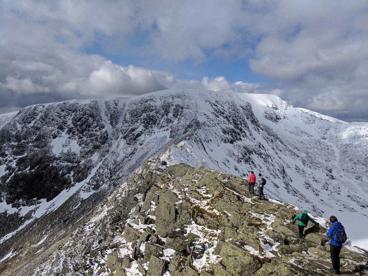 theldwalker's tweet photo. The view along Striding Edge to Helvellyn
Taken on yesterdays #Hevellyn &amp; #StridingEdge #GuidedWalk from #Glenridding

More info: https://t.co/xVnylLFivs

#LakeDistrict #Cumbria #Snow #Ullswater https://t.co/MBeuaabuTj