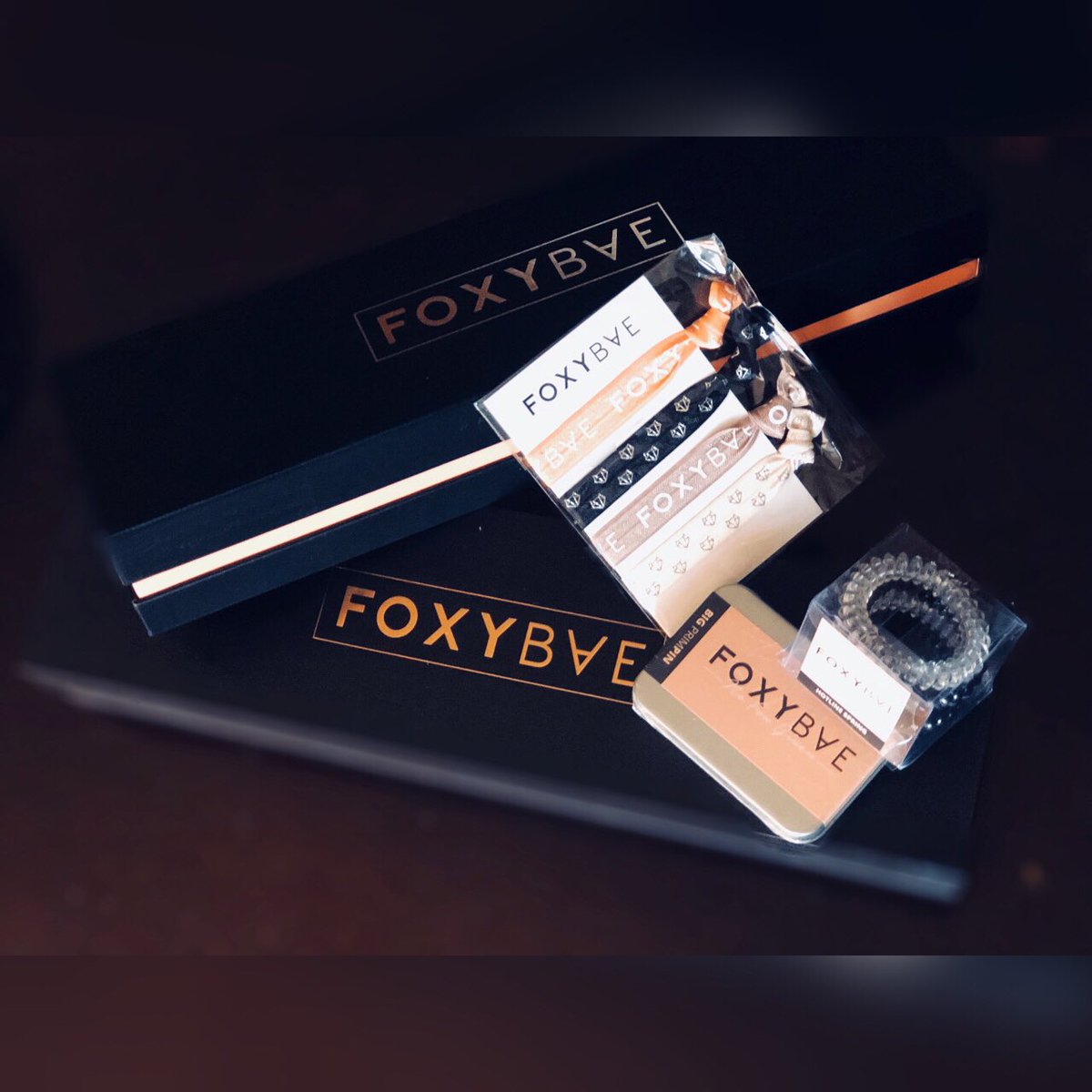 bmt16r's tweet image. So excited, just received my new Tres Sleek flat iron and Wanderlux 25mm curling wand in the mail!! Can’t wait to try them out!! @foxybaehair #foxybae #rosegold