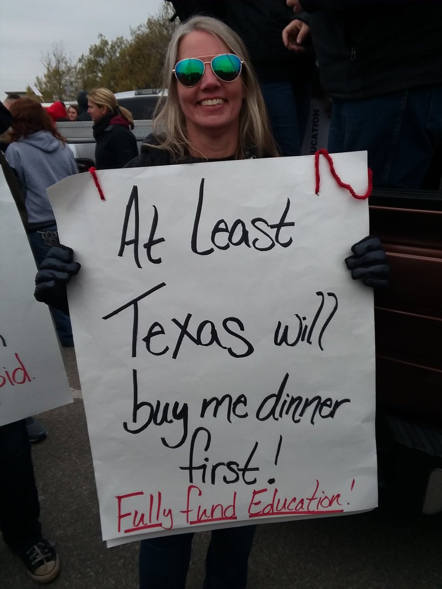 TravisRust7's tweet image. #oklahomateacherwalkout #supportourteachers #fundoked
