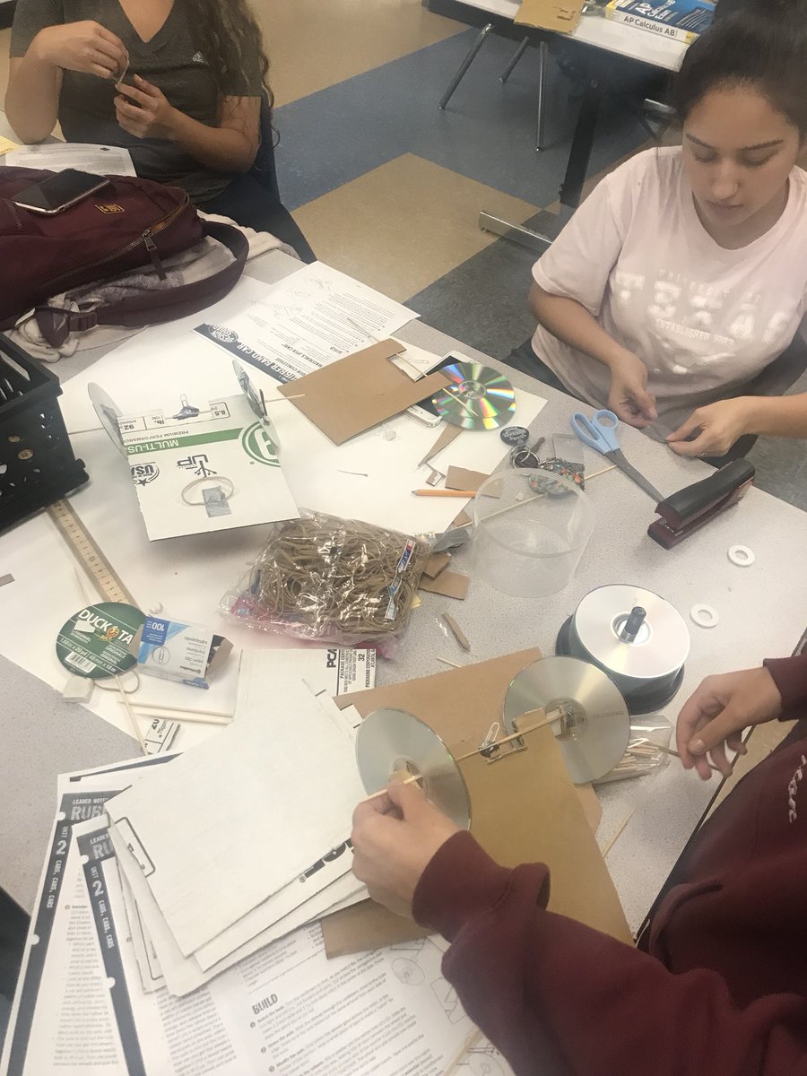 MNTHSTECHGIRLS's tweet photo. Rubber band cars! @GSCTXcouncil @ManorNewTech @ManorISD #GirlsInSTEM https://t.co/Y4viS7bN5z