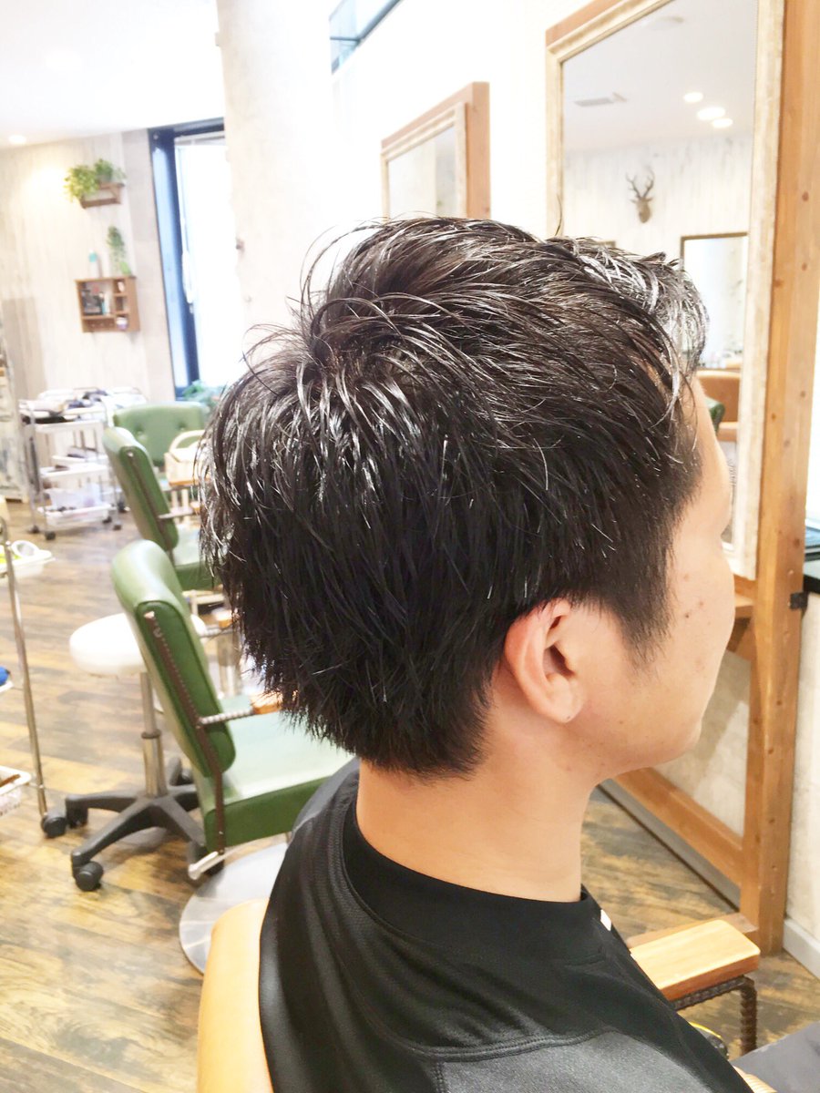 新田真士 Mcシンジ Ar Twitter どうも 最近セットがうまくいかなくなってきた 新田真士です ということで セットしやすいヘアスタイルにしてもらうため 新しい店に移ったスタイリストで友人のチアキに依頼 Iima 梅田店 イーマ ウメダテン T Co