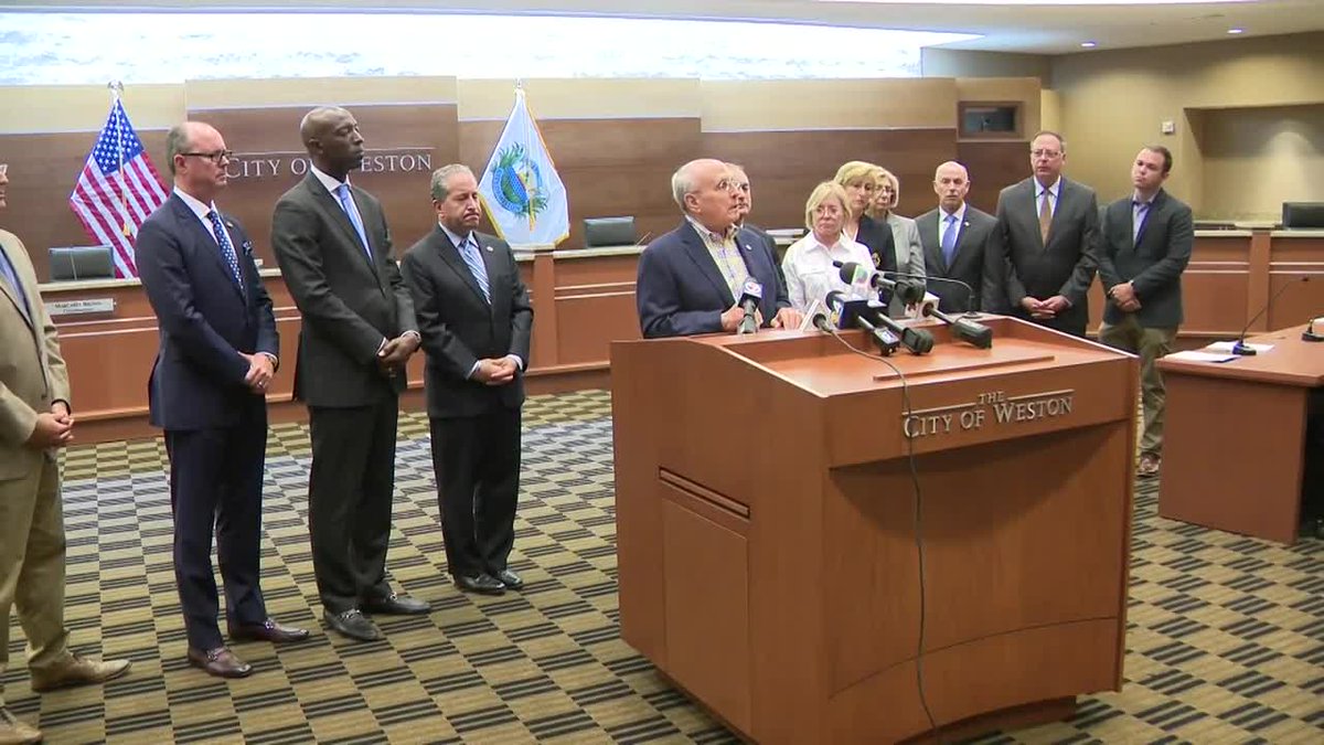 10 South Florida mayors sue state to make their own gun laws bit.ly/2Iq1bDv https://t.co/Yu2CC7KrWI