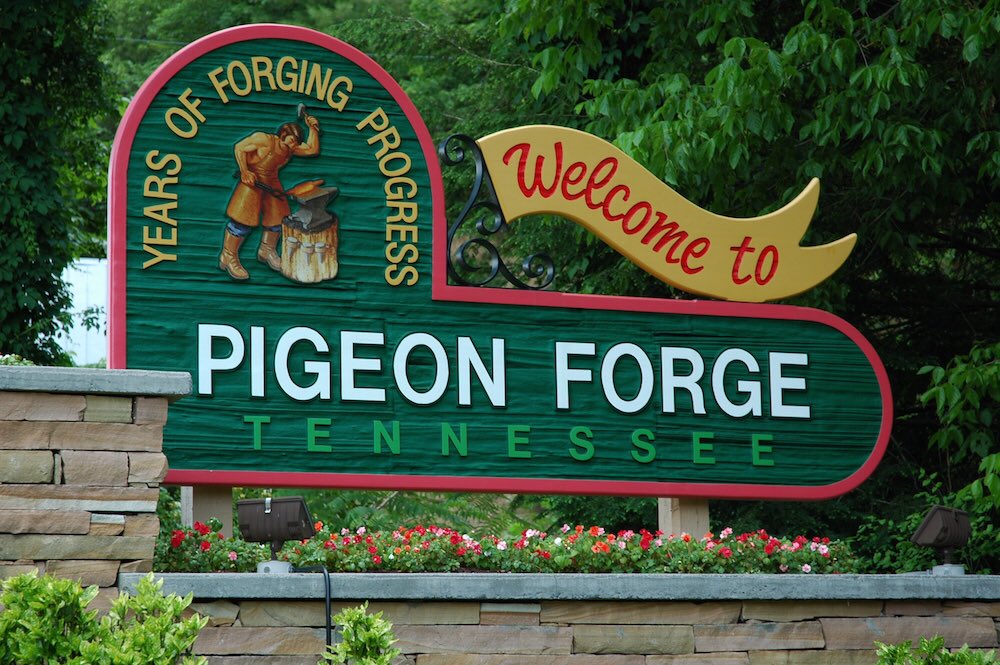 BxGguy2020's tweet photo. Welcome to all our new talented @diamondresorts family members at Sunrise Ridge in Pigeon Forge. Connect with us on LinkedIn or @DiamondCareers to see why our robust intentional Culture drives industry leading levels of S&amp;M performance. Come see why we love our brand &amp; what we do https://t.co/LXbawl72iD