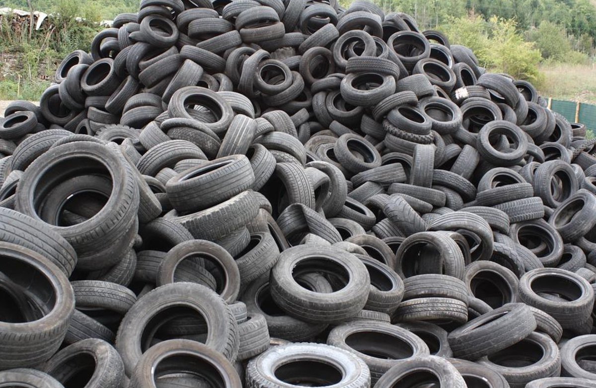 CarlisleTyrFil's tweet photo. An estimated 1 billion #tirecarcasses are discarded internationally – clogging #landfills around the globe. Accella’s #TyrFil #EcoFil offers a sustainable (water-based) alternative. Read more in #AccessInternational mag: https://t.co/HAA8rOwhj8. https://t.co/AktwnAtvgj