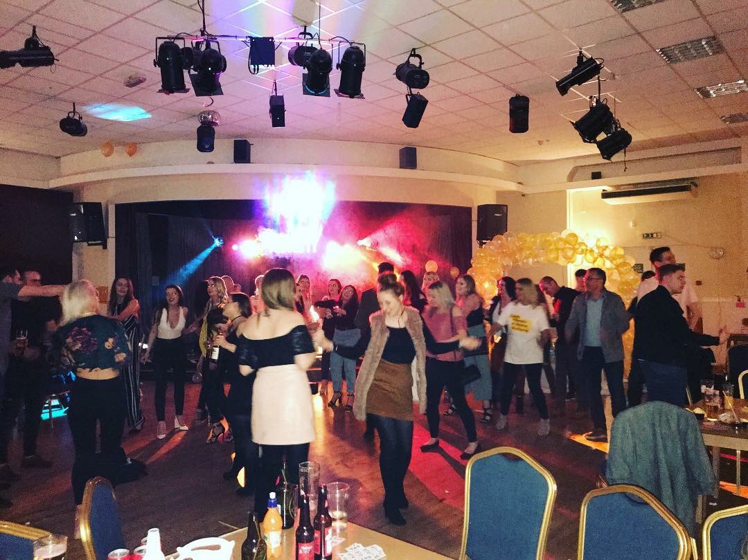 StanleysJourney's tweet photo. Our charity night was a huge success smashing the £2,500 target by raising a huge £4,300! 🎉🎁 taking our total to well over £20,000 in our first year of fundraising - thank you for all the support #charity #cftrust #cysticfibrosis #londonmarathon https://t.co/7owU8DDkVz