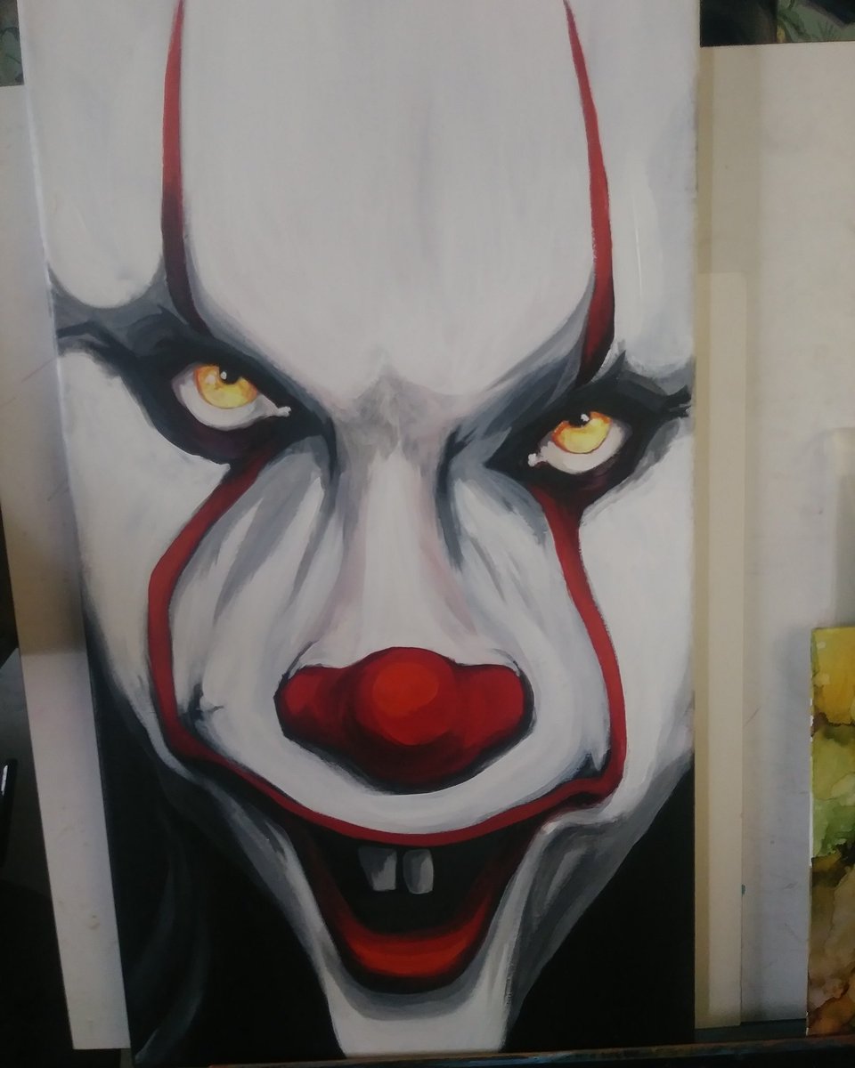 ComicArtbyMAR's tweet photo. #clowns #horror #art Hey guyyyyyyysssss guess who I just touched up to smile at the littles this weekend 😂 😍 
❤Acrylic on canvas ❤
@ComicArtbyMAR https://t.co/jX78GxMeY5