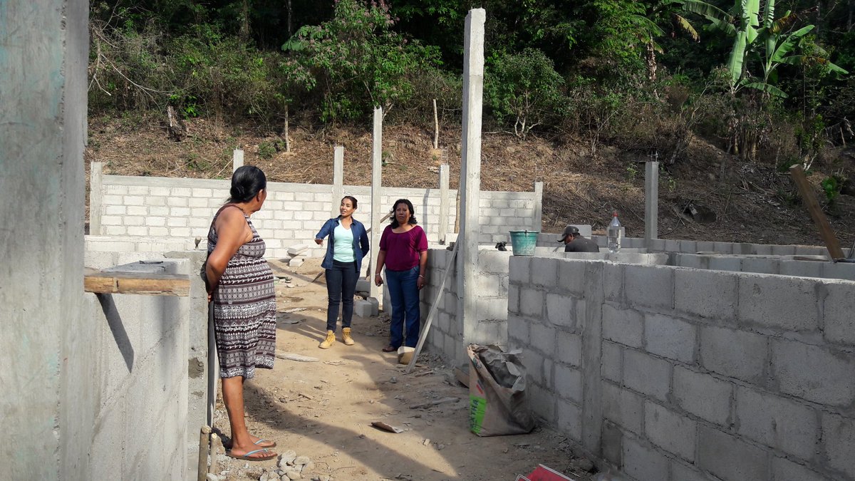 so_salas's tweet photo. @SAGARPA_mx a través del componente #Arráigate hace posible la materialización de planes de negocio de jóvenes en el medio rural @incarural #RedSENACATRI verificamos avance físico https://t.co/BxTGLttns1