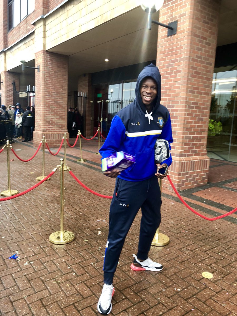 Nic_Greg's tweet photo. Had a great time in Sunderland and to top it off my boys got to give their hero’s a Easter egg ! @Forestieri45 @swfc https://t.co/TWveHQre0A