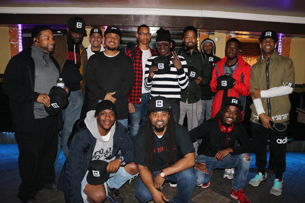 DJPhanatic's tweet photo. Great turn out at this past Fridays @BeatStars Meet up! It was dope networking with #DMV #producers, learning, we heard some HEAT, and a few of you traveled far! 🔥 Keep pushing, make dope stuff, & thanks to all those who came out! Stay in touch ✌️#BeatStarsMeetUpDC https://t.co/ca8jzyH2NP