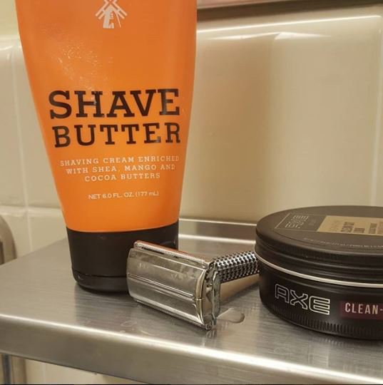 vanderhagen's tweet photo. Repost Kent Innes Whats your morning routine. Its been a while since I used hair product. Time to be #dapper. #VanDerHagen #Axe #ShaveButter #WetShave #VintageShave #SafetyRazor #VDHSHAVE #MyUniversalVIP https://t.co/9hZ34mqcK0