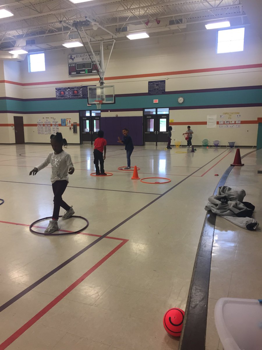 allien1111's tweet photo. Students are having fun in PE!! They know the difference between underhand and overhand arm motion!@BCESMustangCity https://t.co/pr8HuL1qnz