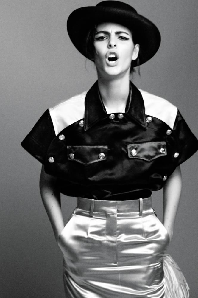 VittoCerettiBR's tweet photo. Vittoria Ceretti para WSJ Magazine fotografado por Daniel Jackson. https://t.co/F66TLZfeph