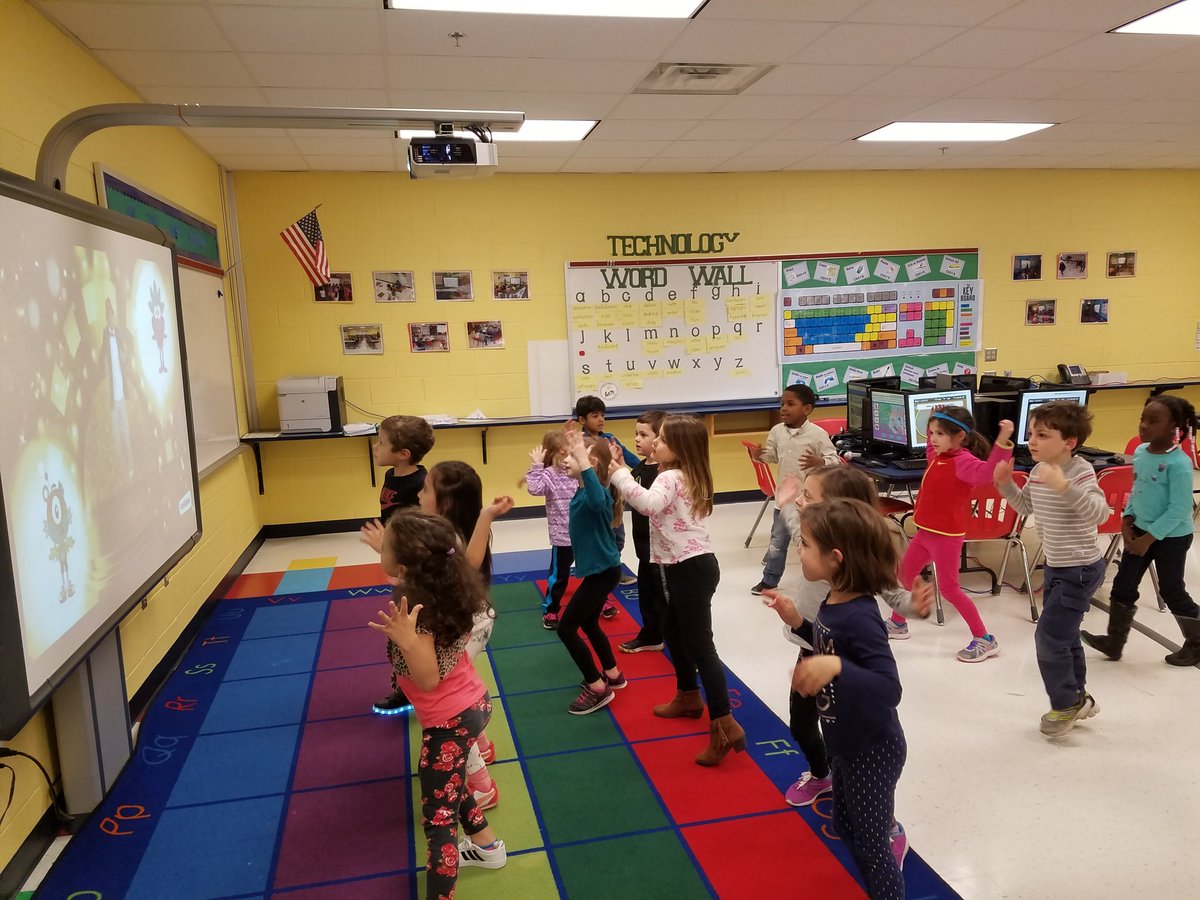 Mrs_Krueger_'s tweet image. Exercising with Kindergarten using GoNoodle! #timberwolvesrock #springtwitterchallenge @AndrewBuchheit