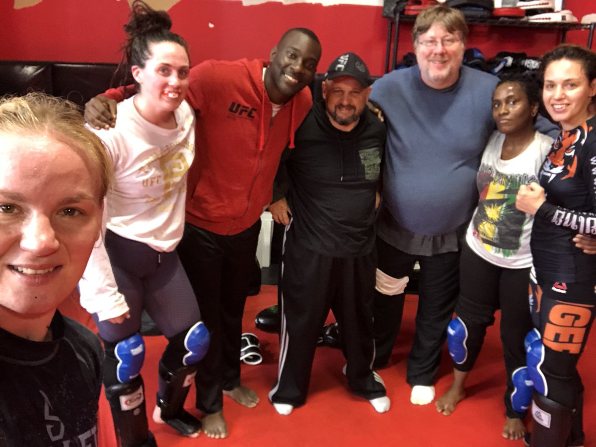 BulletValentina's tweet photo. Good training in Dallas with our friends 🙂👍🏻👊🏻 #Dallas #BulletTravel #BulletTeam April 2018 @AntoninaPantera @steventhewarman @PavelFedotov https://t.co/AO0jq8y8Uf