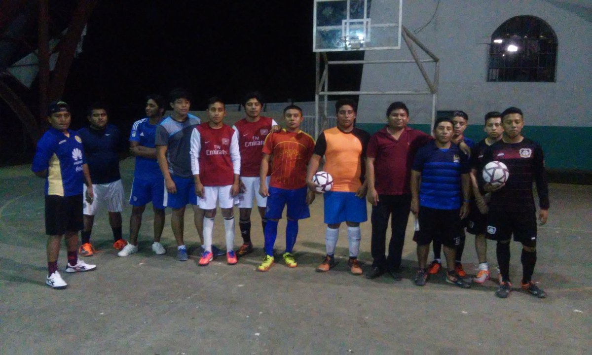 Rafaelpucchi's tweet photo. Iniciamos el torneo de futbol sala en la ruta Xhazil Sur. Jóvenes de palabra y compromiso, vamos con todo @coraamaliacm @Daniela_HuMa21 @rayperaza1 @MarcoCibaja @RayGardunoR https://t.co/euWiHJa1lN