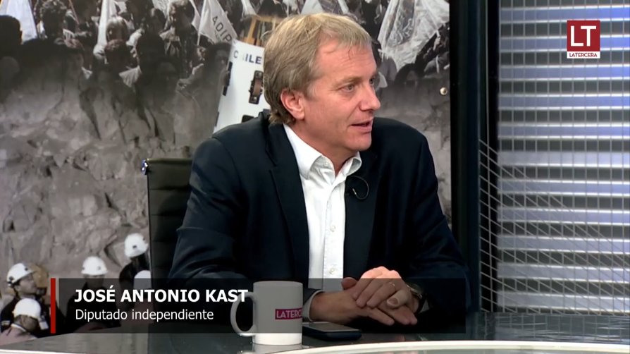 latercera's tweet photo. #LTenVivo | Kast: "Hay muchos parlamentarios que ni siquiera conocen un hogar del Sename (...) Me encantaría saber si P.Jiles ha visitado uno, dos o tres hogares de menores, porque es la presidenta de la Comisión de Familia, y es la que más ruido ha hecho" https://t.co/IY0NrrNKZR https://t.co/lPSXnuswFK