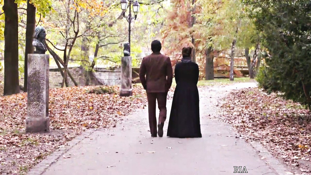_XRiaX_'s tweet photo. #IshRa..💙💙💙

Wherever u'll go,I'll follow..😍
Together we will walk the paths of life.. 💘

Them n Beautiful Location.🍁🍁
Picture Perfect..💗
Same Shot Different Place..
Budapest-London 💘

Slayers..
#GorgeousDT n #DashingKP 
@Divyanka_T @TheKaranPatel https://t.co/J3Zbw6sFu8