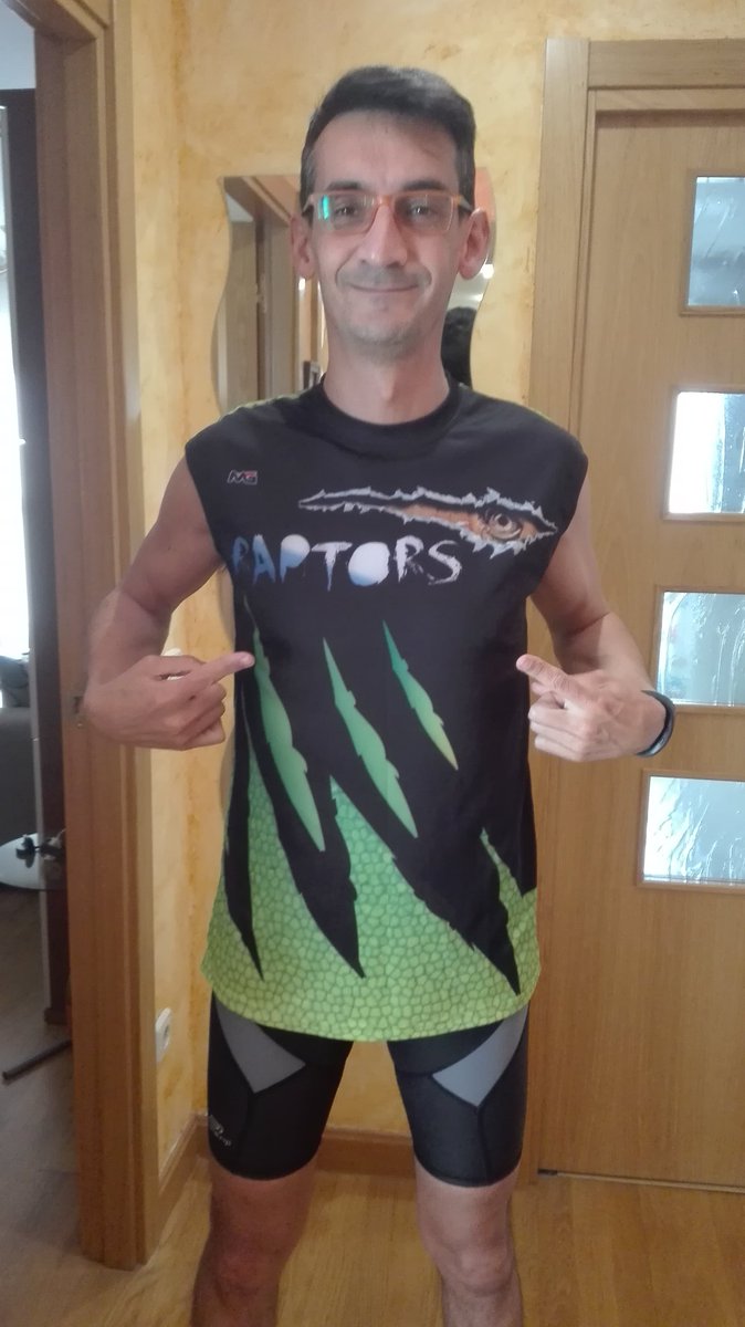 JCar47's tweet photo. Recibiendo mi #PielRaptor emocionado no pude contenerme y rompí mi reposo para hacer 4km con el #PoderRaptor Gracias por nombrarme 1er #EmbajadorRaptorEspaña @bastidalex https://t.co/zWNmCBhro3
