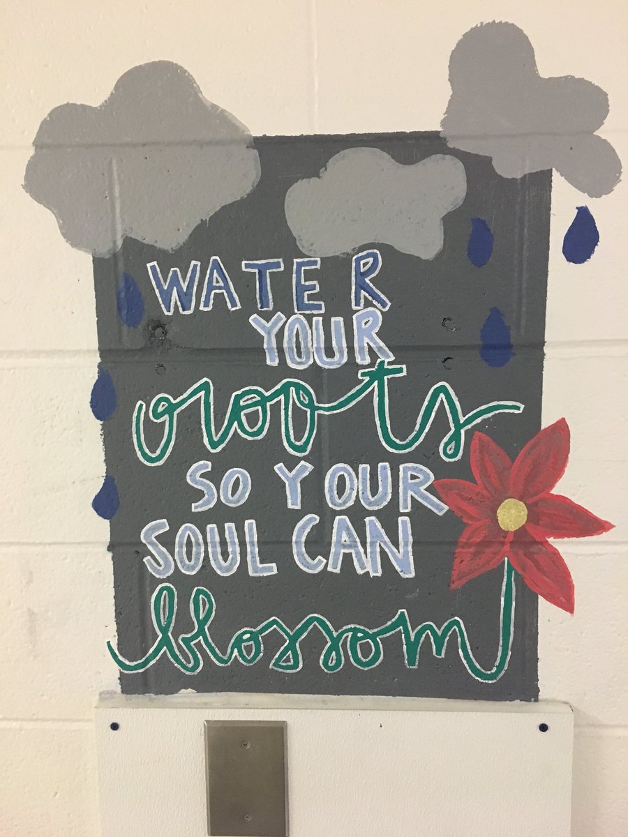 mrsjodihebert's tweet photo. I got to spend the morning at @DCVirgoPrep with their intersession camp! So lucky! #NHCSchat https://t.co/hnrqhOpn5m