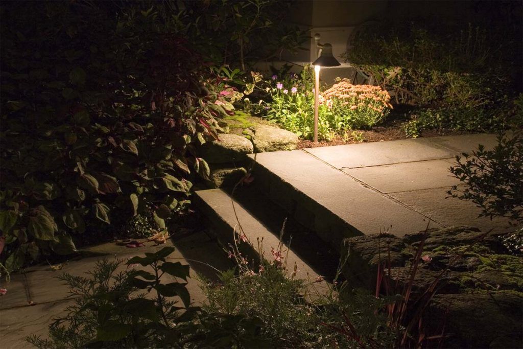 CAST_Lighting's tweet photo. 5 ways to light your outdoor steps: https://t.co/qfkzDi14r7 #outdoorlighting #landscapelighting #landscapearcitecture #CASTLighting https://t.co/iJPQ5uo1kv