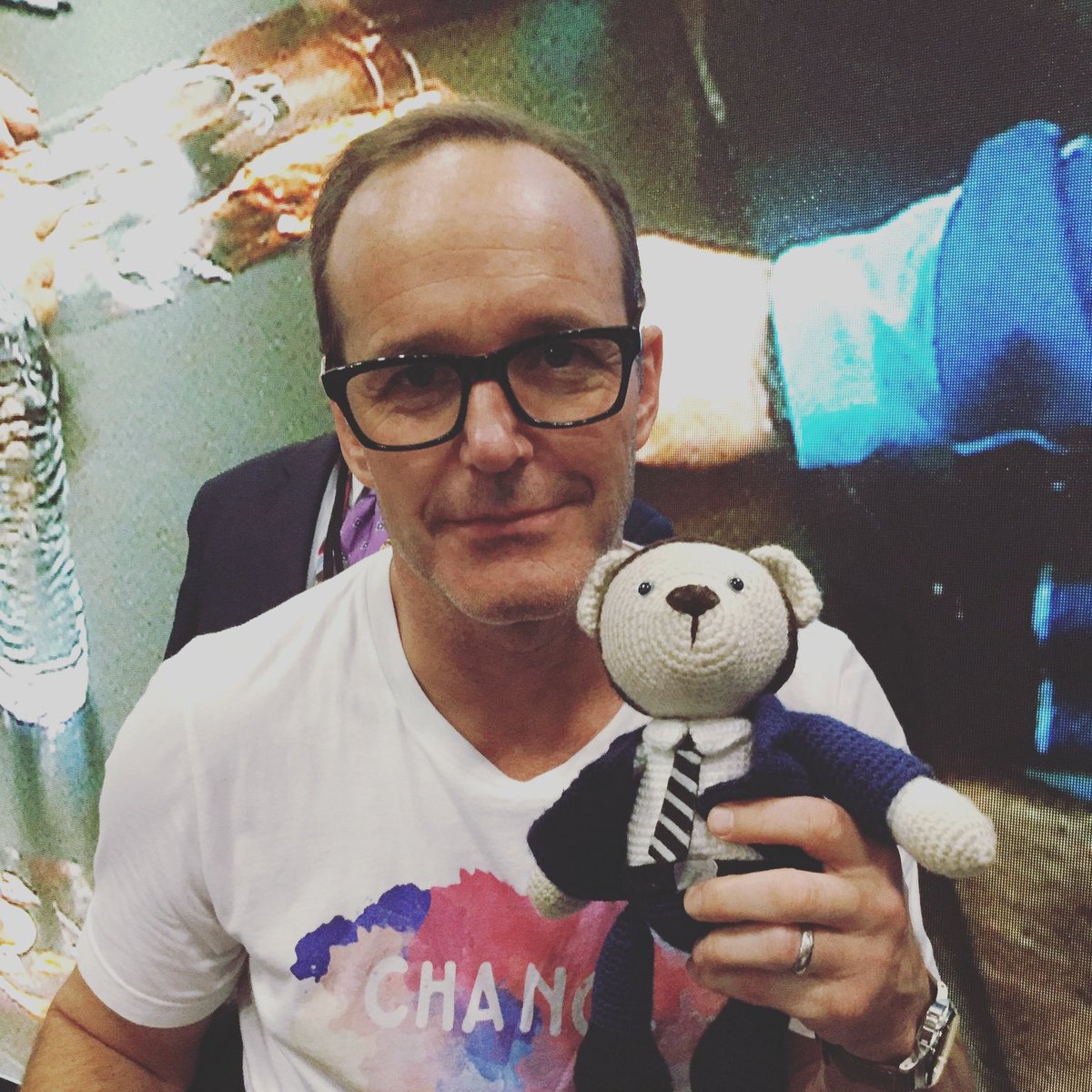 iamwintermute's tweet photo. #NYCC2016 will always be a memorable moment because @bearofcoul and I met #Philbear's namesake for the first time. Happy birthday @clarkgregg! Thank you for being so kind to your fans and for being an inspiration to all of us. https://t.co/I77RwhbLuf