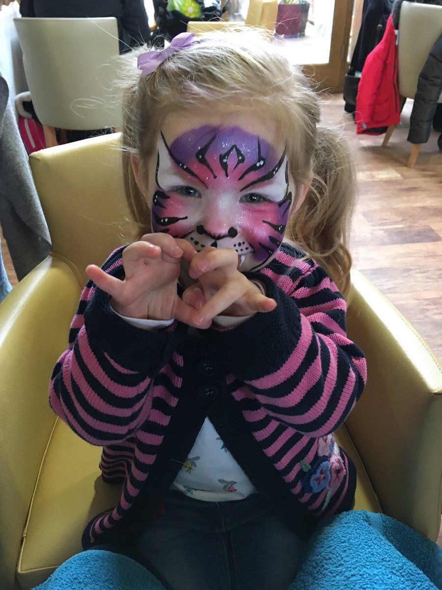 ArtisticTinker's tweet photo. Total fundraising to date for the @RNLI is £1580 #Tinkerarmy #facepainter #Worcester #angelmum #thisoneisformymum https://t.co/JOUUhyoDA9